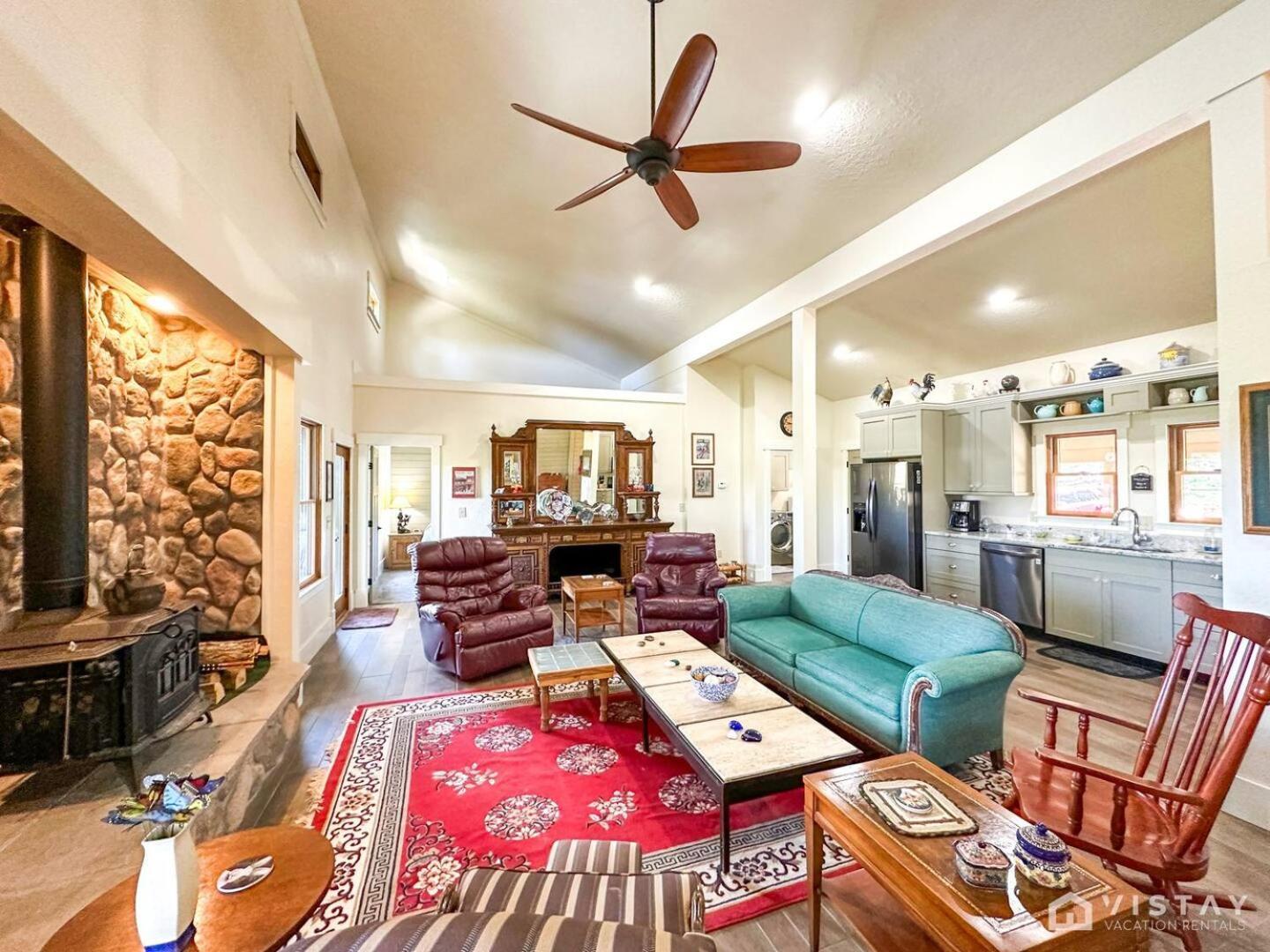 Summit Pines Hideaway - Amazing Mountain Views! Villa Duck Creek Village Exterior photo